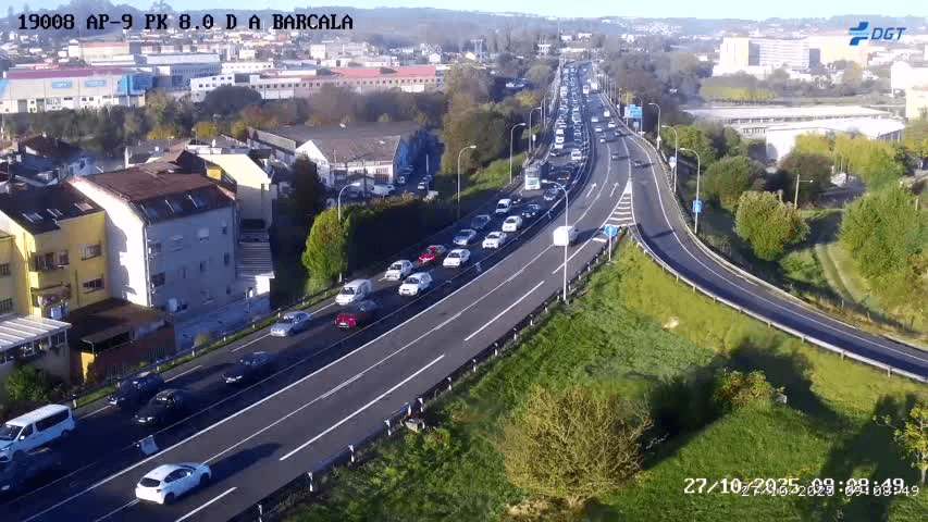 Tres accidentes simultáneos colapsan la AP-9 a la salida de A Coruña en dirección a Santiago