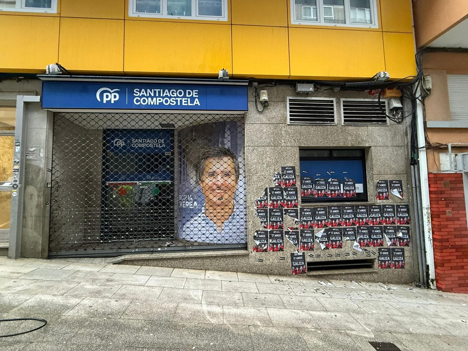 O PPdeG condena a vandalización de varias das súas sedes: «A oposición está cruzando liñas vermellas»