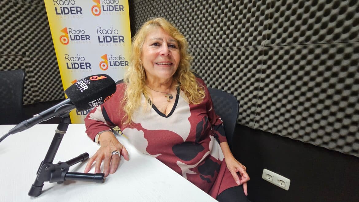 A cesureña María José Lorenzo presenta o seu libro sobre Ruphert, o peluqueiro das estrelas