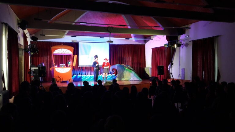 Arzúa conmemora o Día da Infancia con actividades culturais para escolares