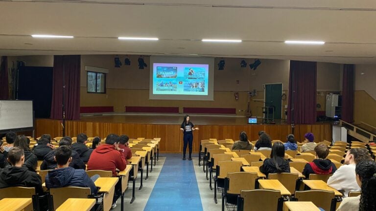 Búscanse creadores de contidos en galego nos centros de ensino de Santiago