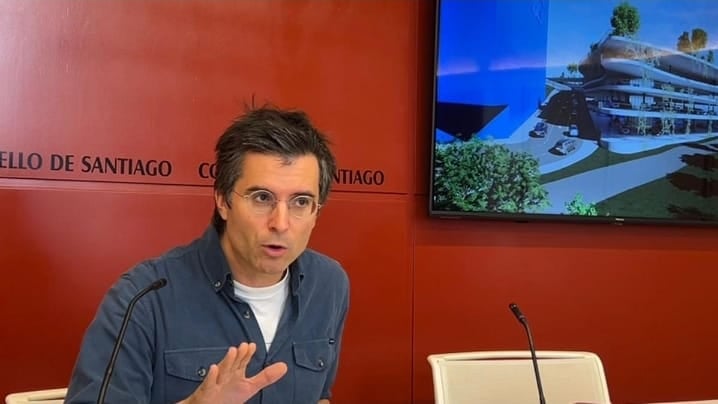 Verea esixe ao tripartito que deixe o «sectarismo» e de solucións ao aparcadoiro do CHUS
