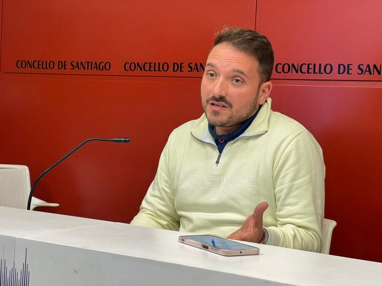 O PP de Santiago denuncia o «reiterado desvío de fondos municipais» por parte do Goberno