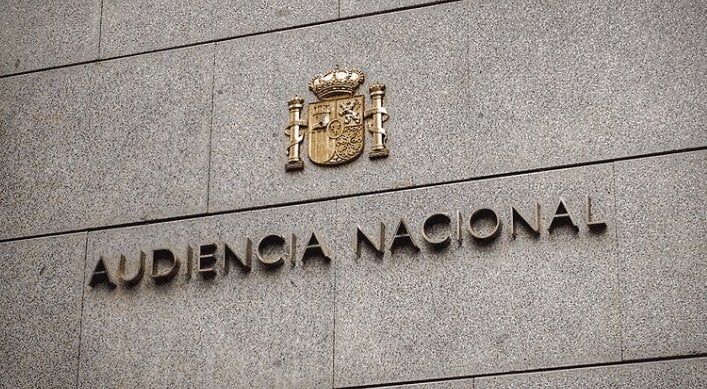 Siete años y medio de cárcel por quemar su casa en Padrón con dos familiares dentro
