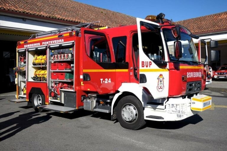 Un incendio obriga a evacuar un edificio en A Estrada