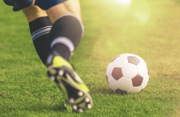 Fallece un hombre de 50 años mientras jugaba al fútbol en Pazos de Borbén