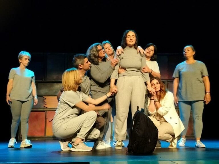 O grupo de teatro de Ames chega este domingo a Outes co espectáculo ‘Non podo máis!’