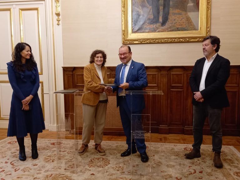 Convenio entre o Concello e a USC en prol de Santiago