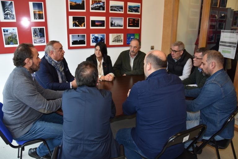 Reunión entre o goberno de Ames e a directiva dos empresarios de Novo Milladoiro