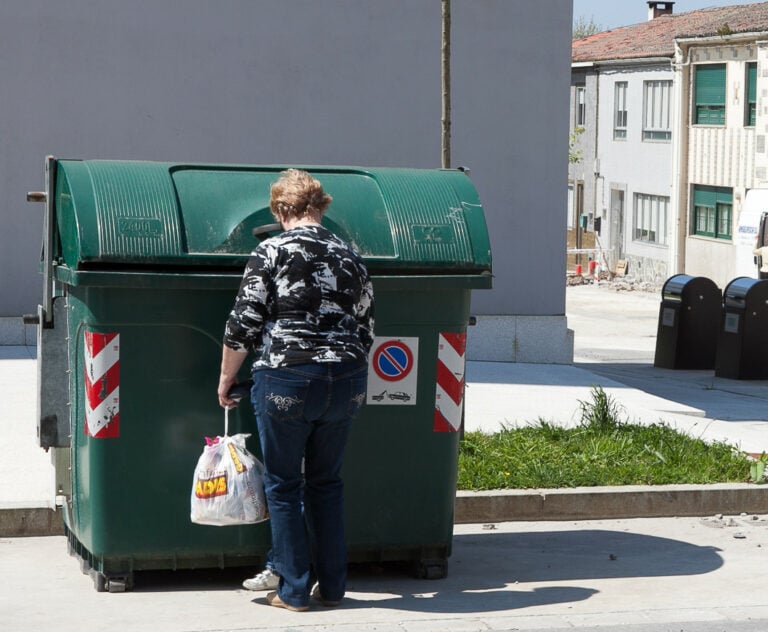 O PP denuncia a redución de contedores e frecuencias en Lavacolla, San Paio e As Quenllas