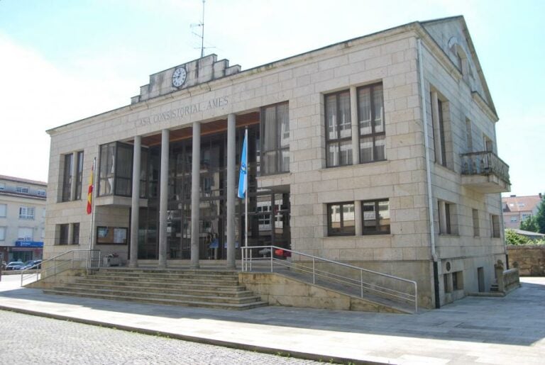 Ames concede axudas para a adquisición de material escolar e para as ANPAS