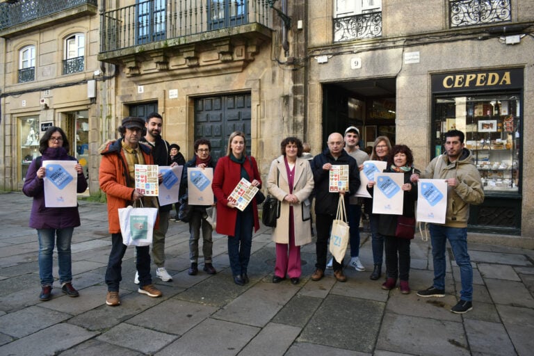 O BNG leva aos comercios composteláns a campaña de Nadal “Mellor local, mellor galego”