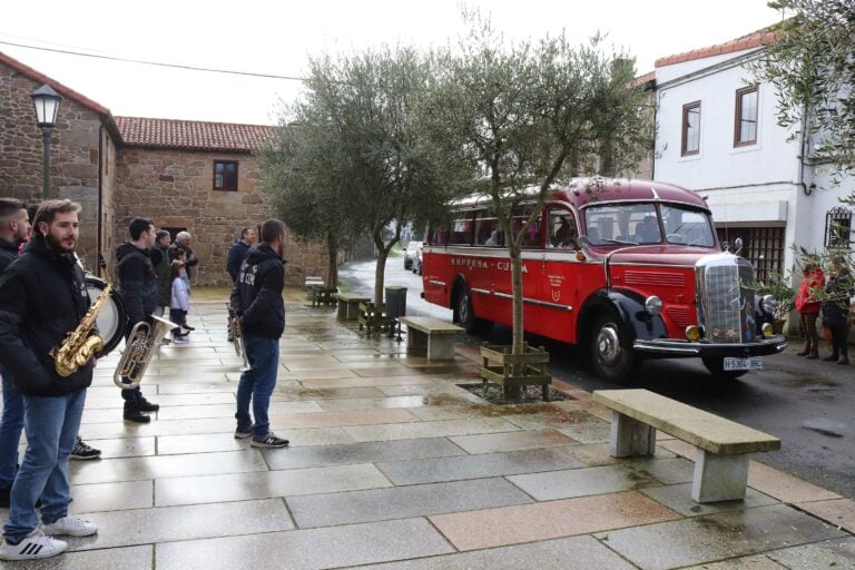 Os Reis Magos visitarán todas as parroquias de Brión nun autobús de época
