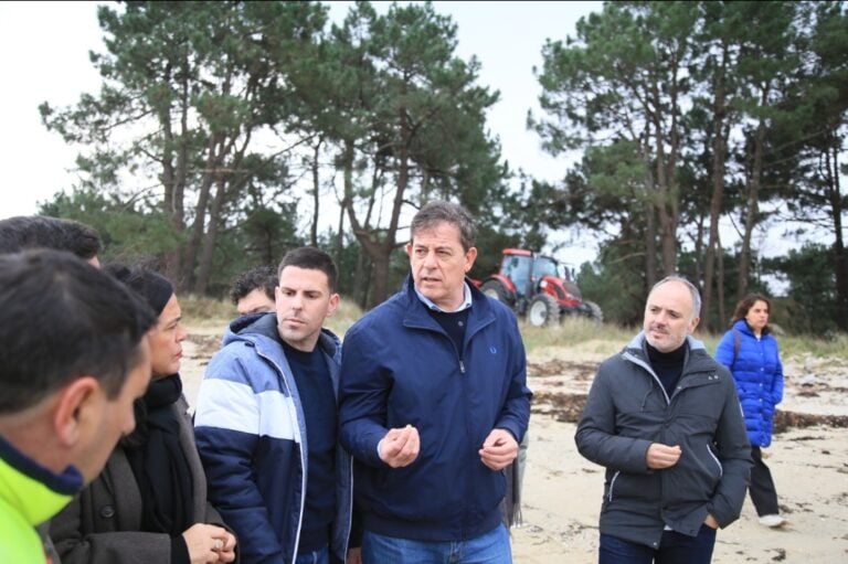 Besteiro denuncia “o mes de mentiras de Rueda” tratando de ocultar a «marea plástica»