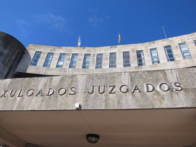 Juzgan a un hombre de 33 años acusado de violar a una mujer en Santiago