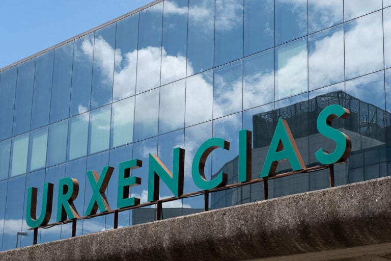 O uso da máscara só será obrigatoria en Urxencias dende este martes