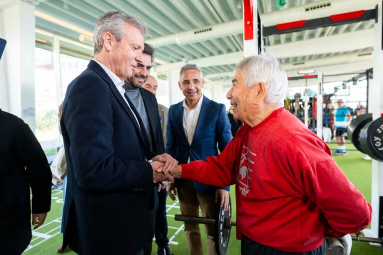 Rueda anuncia unha axuda de 100 € para axudar a que os maiores fagan deporte