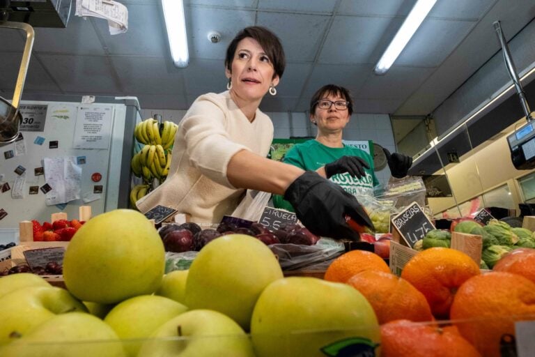 Pontón propón baixar o IVE dos alimentos básicos, a gratuidade dos libros de texto e un bono transporte