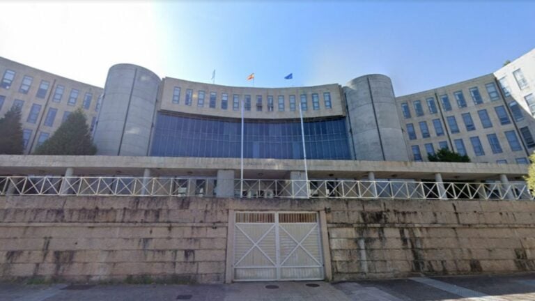 Absuelven al exalcalde de Pontecesures del delito de agresión sexual continuada contra su sobrina