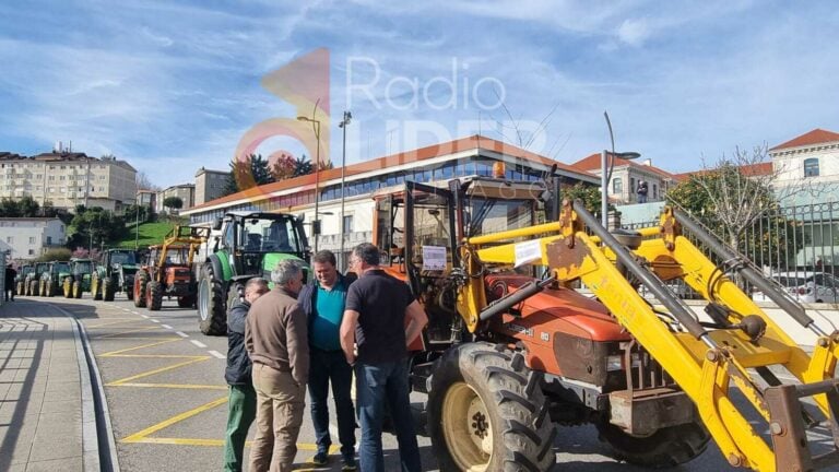 VIDEO | Una tractorada llega a Santiago con dirección a la Xunta