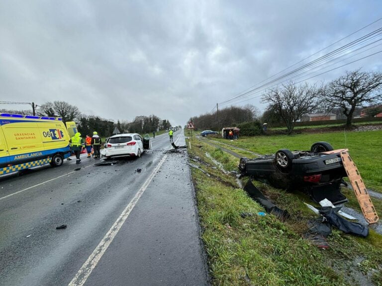Una mujer fallecida y cinco heridos en un accidente en Curtis