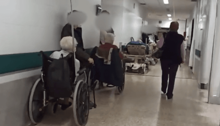 Bouza esixe a dimisión do responsable da área sanitaria de Santiago polo “absoluto colapso” das urxencias do CHUS