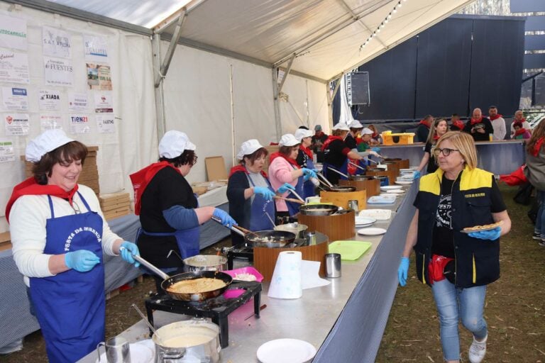 A XVII Merenda de Aiazo (Frades) repartirá máis dun milleiro de tortillas de masa