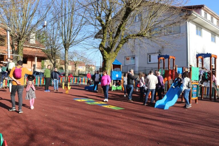 Aberto o novo parque infantil de Lestedo
