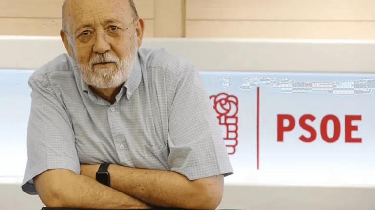 O PPdeG pide a dimisión de Tezanos logo de “insultar” aos galegos