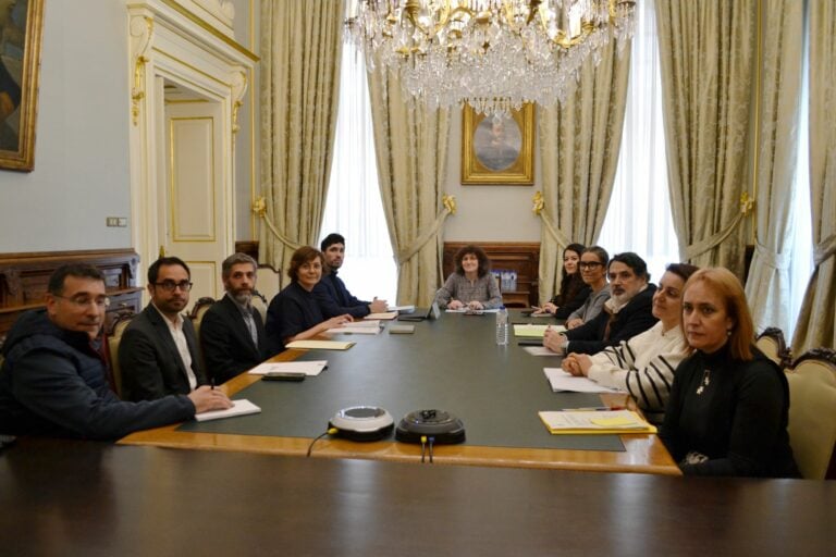 Santiago constitúe a Comisión Especial para crear unha empresa municipal de vivenda