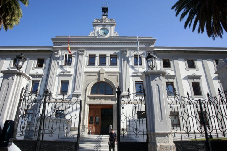 Condenado o porteiro dunha discoteca de Santiago por golpear a un cliente