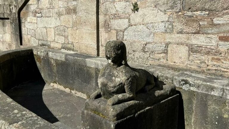 Acto vandálico en la ‘olvidada’ fuente de Virxe da Cerca