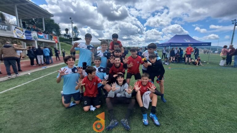 El equipo de Boqueixón de fútbol gaélico, subcampeón de Europa infantil y cadete