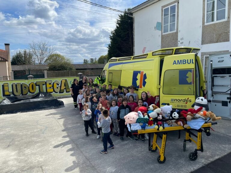 Obradoiro sanitario na ludoteca de Vedra