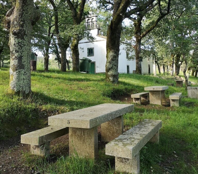 O Pino mellora a accesibilidade na contorna da capela da Magdalena