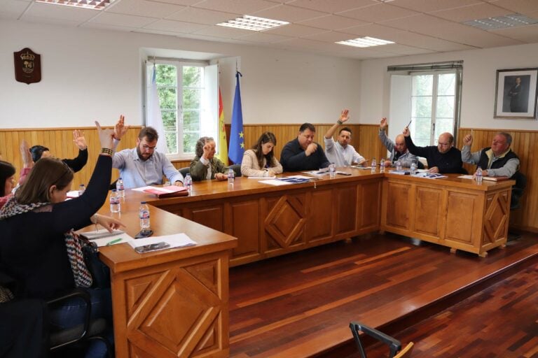 Frades aproba uns orzamentos de 2,39 millóns para este ano