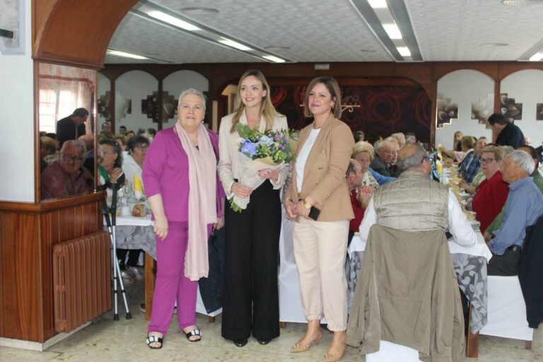 A IV Xuntanza de Maiores de Lousame reúne a máis de 250 participantes