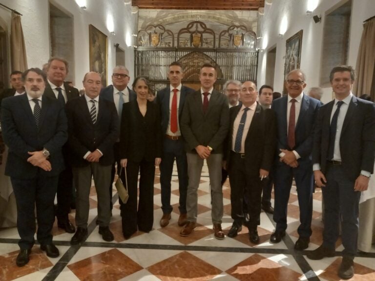 Verea aposta por Santiago para acoller unha proba ciclista clásica do Circuíto Internacional