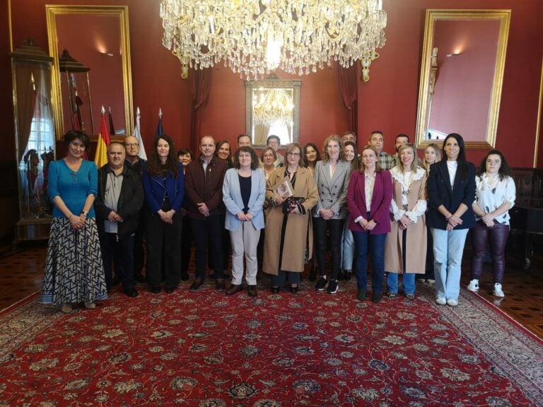 La alcaldesa de Santiago recibe a la organización del XVII Congreso de Enfermería Dermatológica