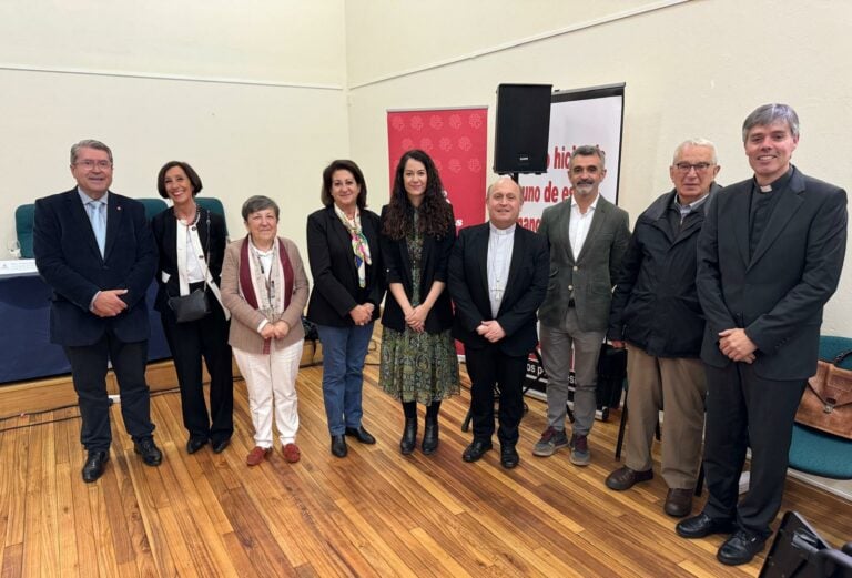 Cáritas logra la inserción laboral de 529 personas en Santiago en 2023