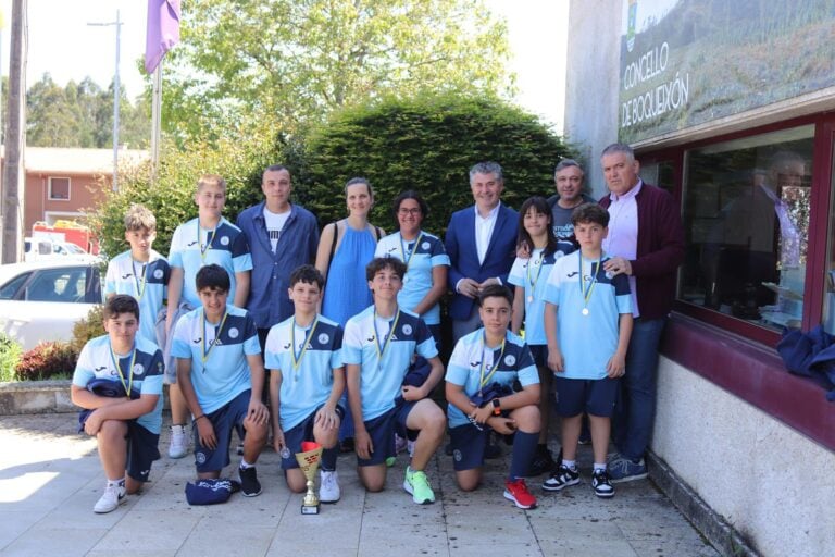Recepción oficial ao equipo de fútbol gaélico Boqueixón, subcampión de Europa infantil e cadete
