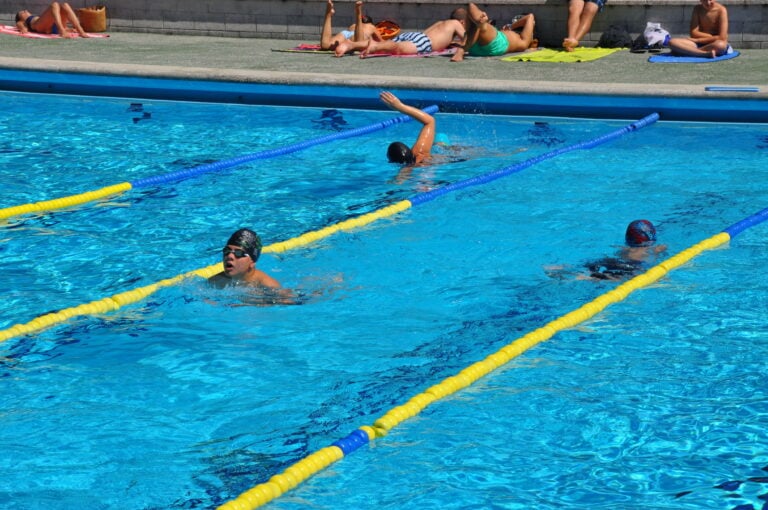 Ames abre o prazo para solicitar os carnés das piscinas municipais descubertas