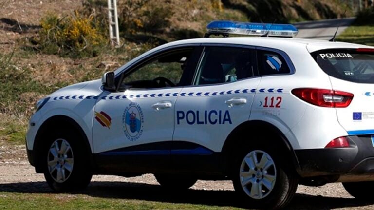 Detenido en Santiago tras hallar un perro muerto y otro en estado crítico en su casa
