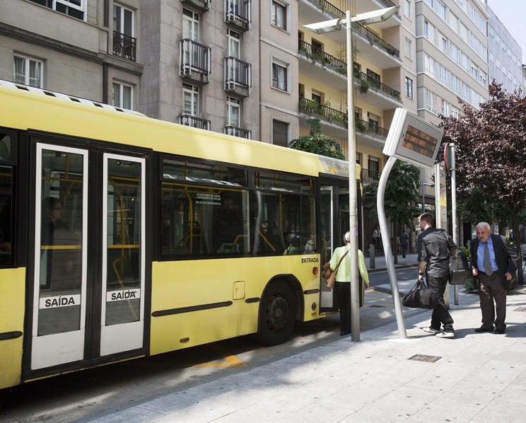 Así será o novo transporte que prepara Santiago: 67 buses, máis frecuencias e servizo nocturno
