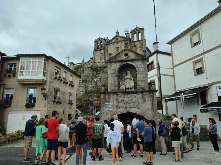 As visitas teatralizadas continúan a explorar a historia e o patrimonio cultural de Padrón
