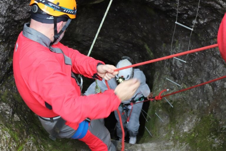 Boqueixón organiza 28 baixadas ás entrañas do Pico Sacro