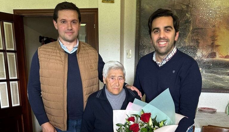 A veciña de Oroso Esperanza Cao Blanco cumpre cen anos de vida