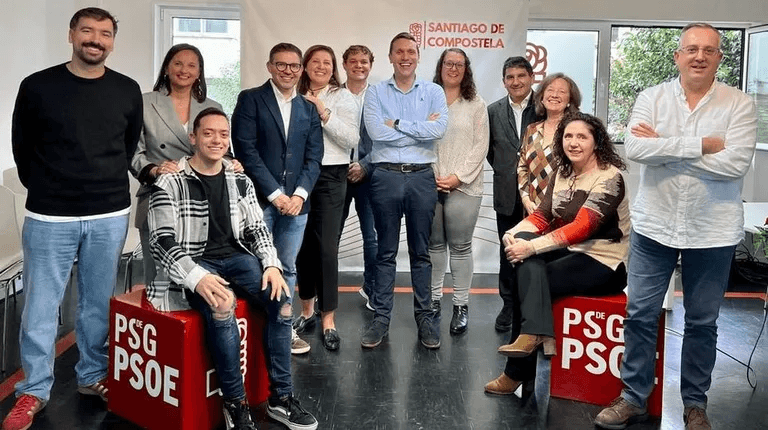Bouza da cinco días a Muíños para que cambie a los responsables de prensa y de gabinete en Raxoi