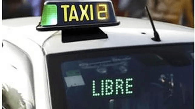 O BNG do Pino reclama que os taxis do concello poidan operar no Aeroporto de Santiago