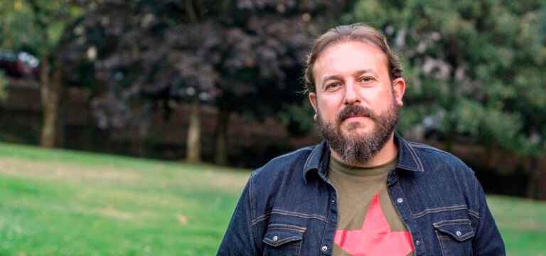 O cantautor compostelán Xosé Constenla lanza ‘Para non esquecer’, o seu sexto traballo discográfico